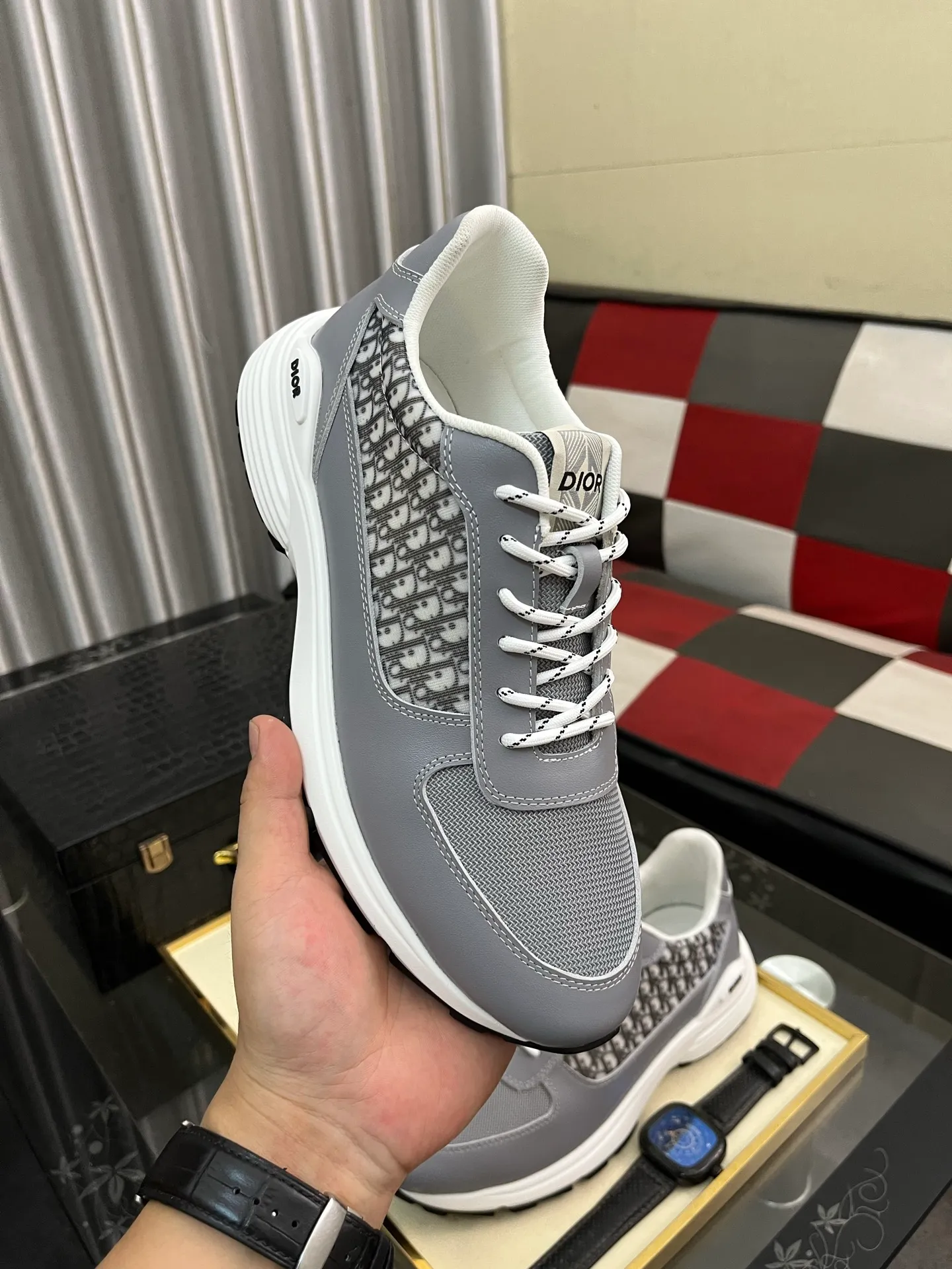 Men's shoes 💰440⌚️⌚️[Dior] The toe is designed to be a bit wider, and the upper foot comfort is perfect. The threads are beautiful, and it fits the pants perfectly. Decorated with various classic details, it is an ideal choice for daily styling. It can be matched with various casual items to create exquisite looks. Fabric: First-layer cowhide/lining sheepskin TPU original outsole Size: 38-444️⃣Colors available